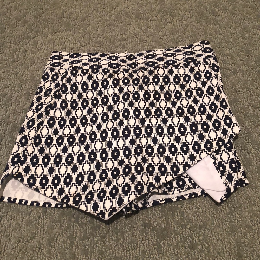 Navy/white napkin shorts